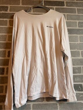 Columbia Men's Long-Sleeve Tee in Light Beige with Logo